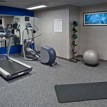 Sonesta Simply Suites Cleveland Airport Міддлберґ-Гайтс Екстер'єр фото