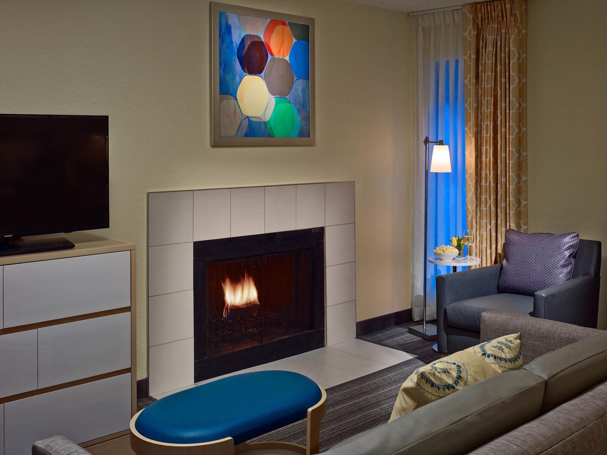 Sonesta Simply Suites Cleveland Airport Міддлберґ-Гайтс Екстер'єр фото