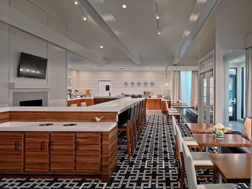 Sonesta Simply Suites Cleveland Airport Міддлберґ-Гайтс Екстер'єр фото