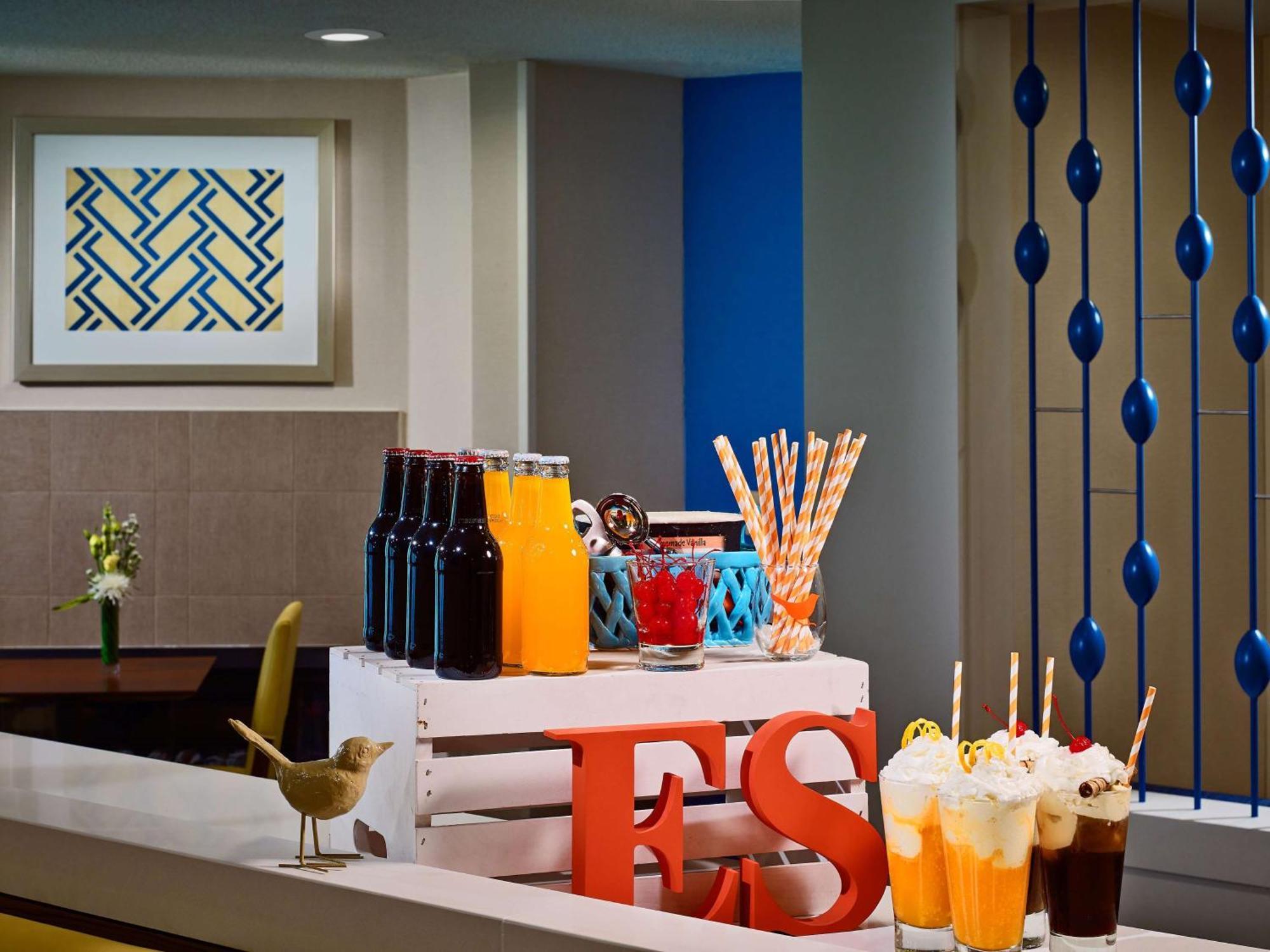 Sonesta Simply Suites Cleveland Airport Міддлберґ-Гайтс Екстер'єр фото