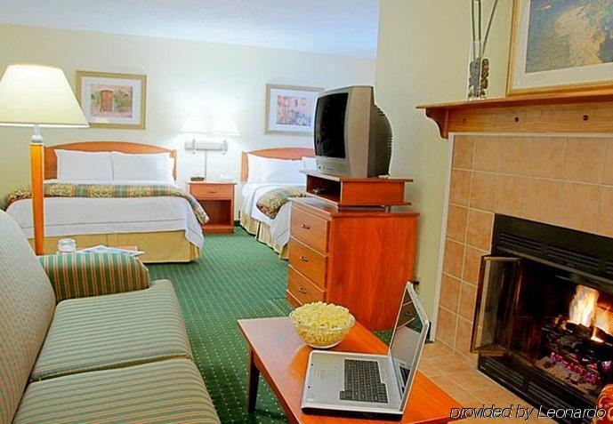 Sonesta Simply Suites Cleveland Airport Міддлберґ-Гайтс Номер фото
