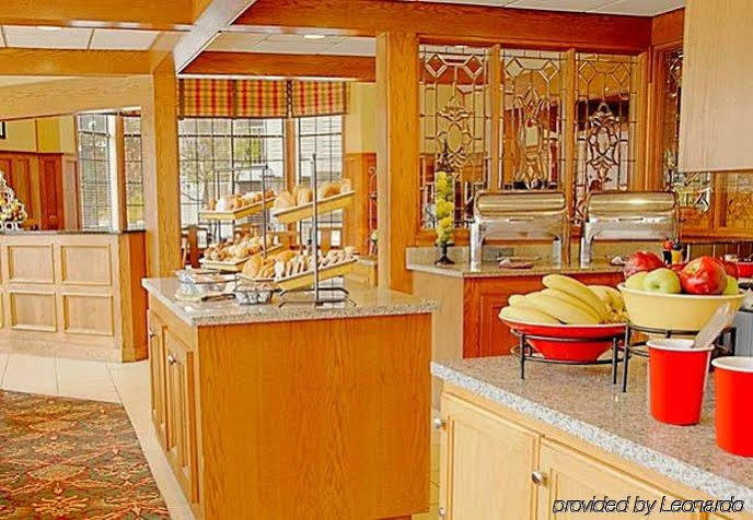 Sonesta Simply Suites Cleveland Airport Міддлберґ-Гайтс Екстер'єр фото